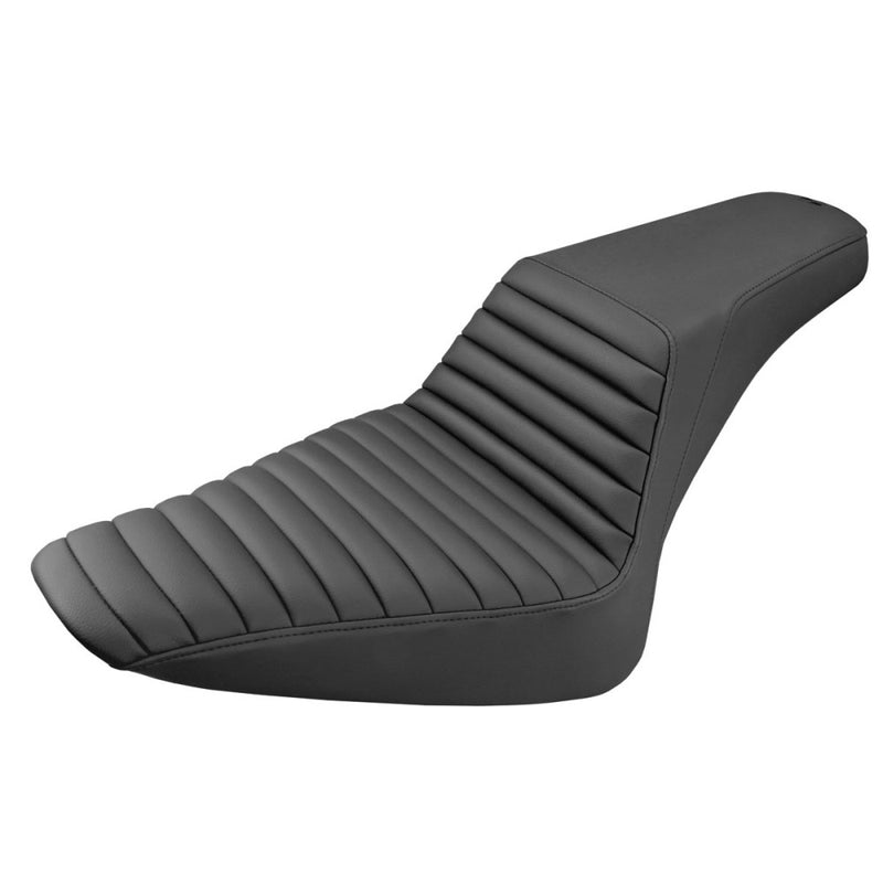 Saddlemen Step-Up Front Tuck-n-Roll pour Harley