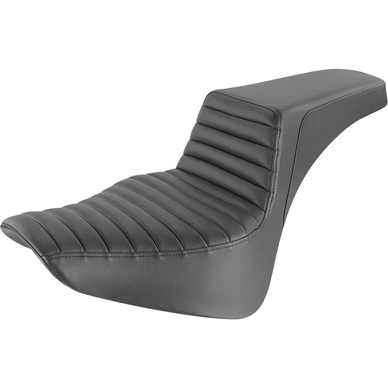 Saddlemen Step-Up Front Tuck-n-Roll pour Harley