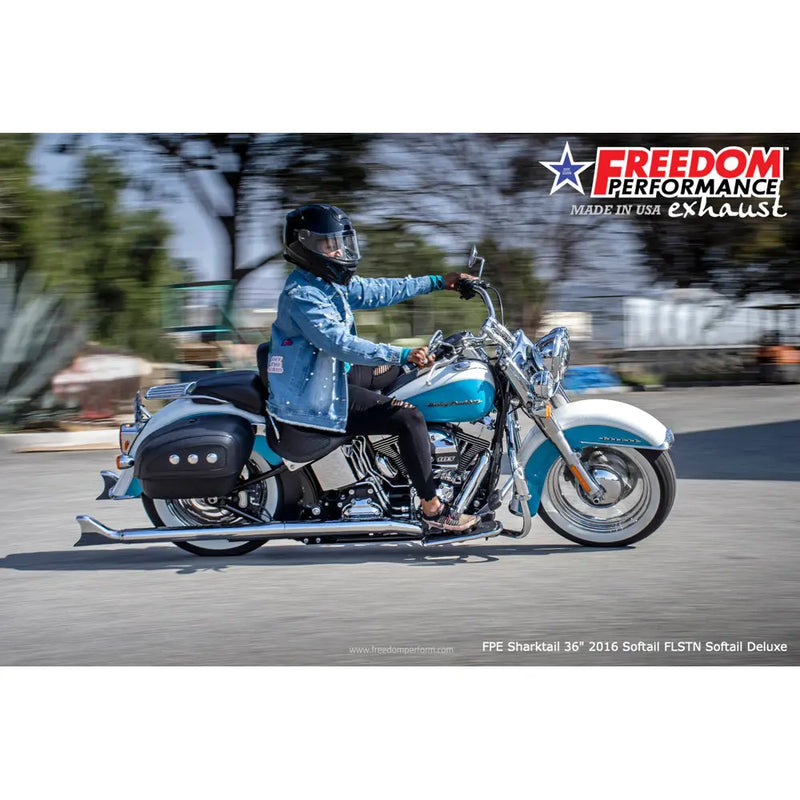 Freedom Performance Echappement Sharktail True Duals pour Harley