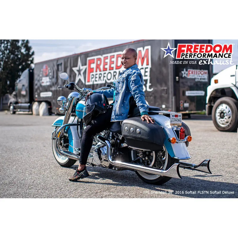 Freedom Performance Echappement Sharktail True Duals pour Harley