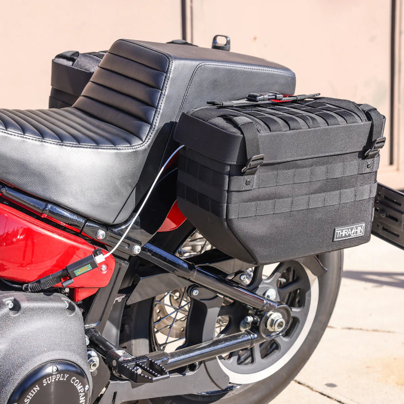 Ensemble de sacoches de moto Thrash Supply Expedition 21L à enfiler