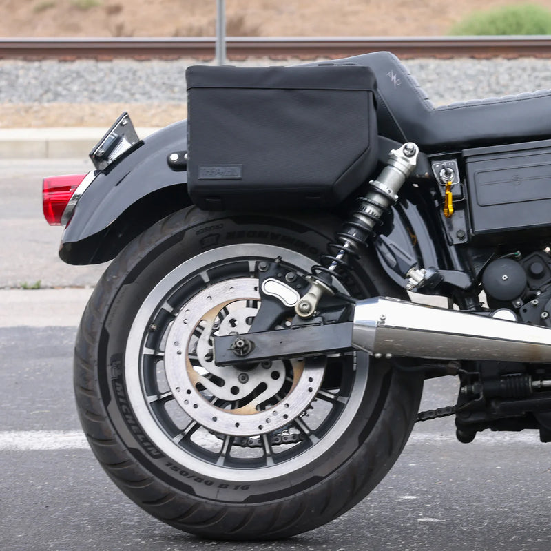Ensemble de sacoches de moto Thrash Supply Escape Base 18L à enfiler