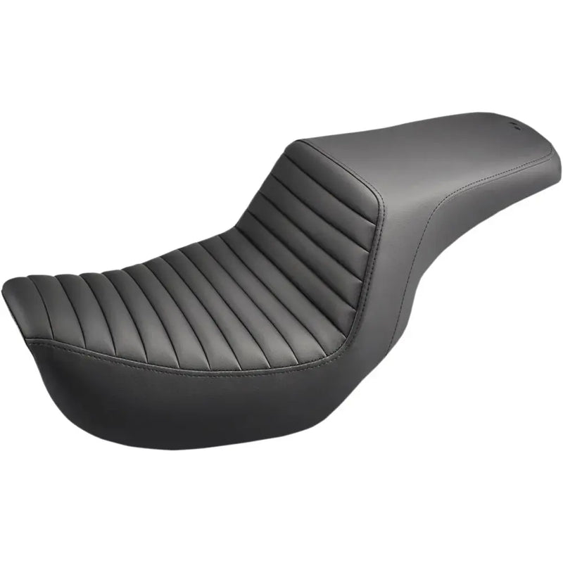 Saddlemen Step-Up Front Tuck-n-Roll pour Harley